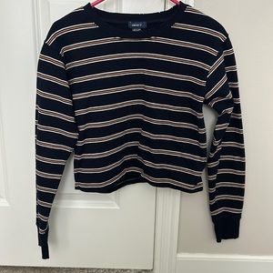 FOREVER 21 - Cropped crew neck sweatshirt - Size : Small